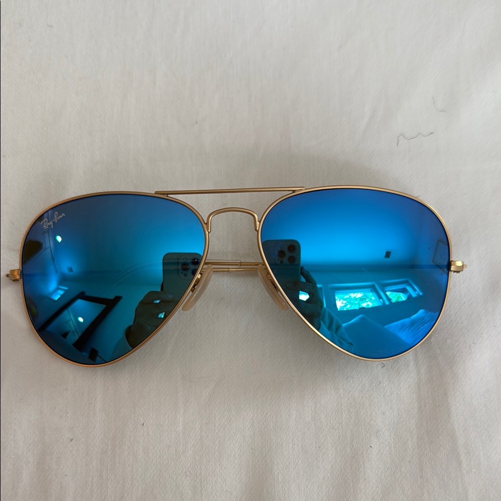 Ray Ban Aviator Sunglasses with Blue Lenses
